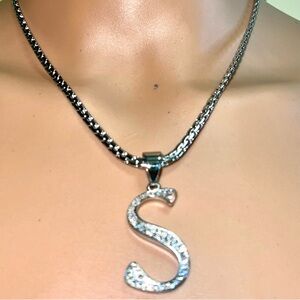 FASHION JEWELRY NECKLACE STAINLESS STEEL S INICIAL PENDANT CUBIC ZIRCONIA SILVER